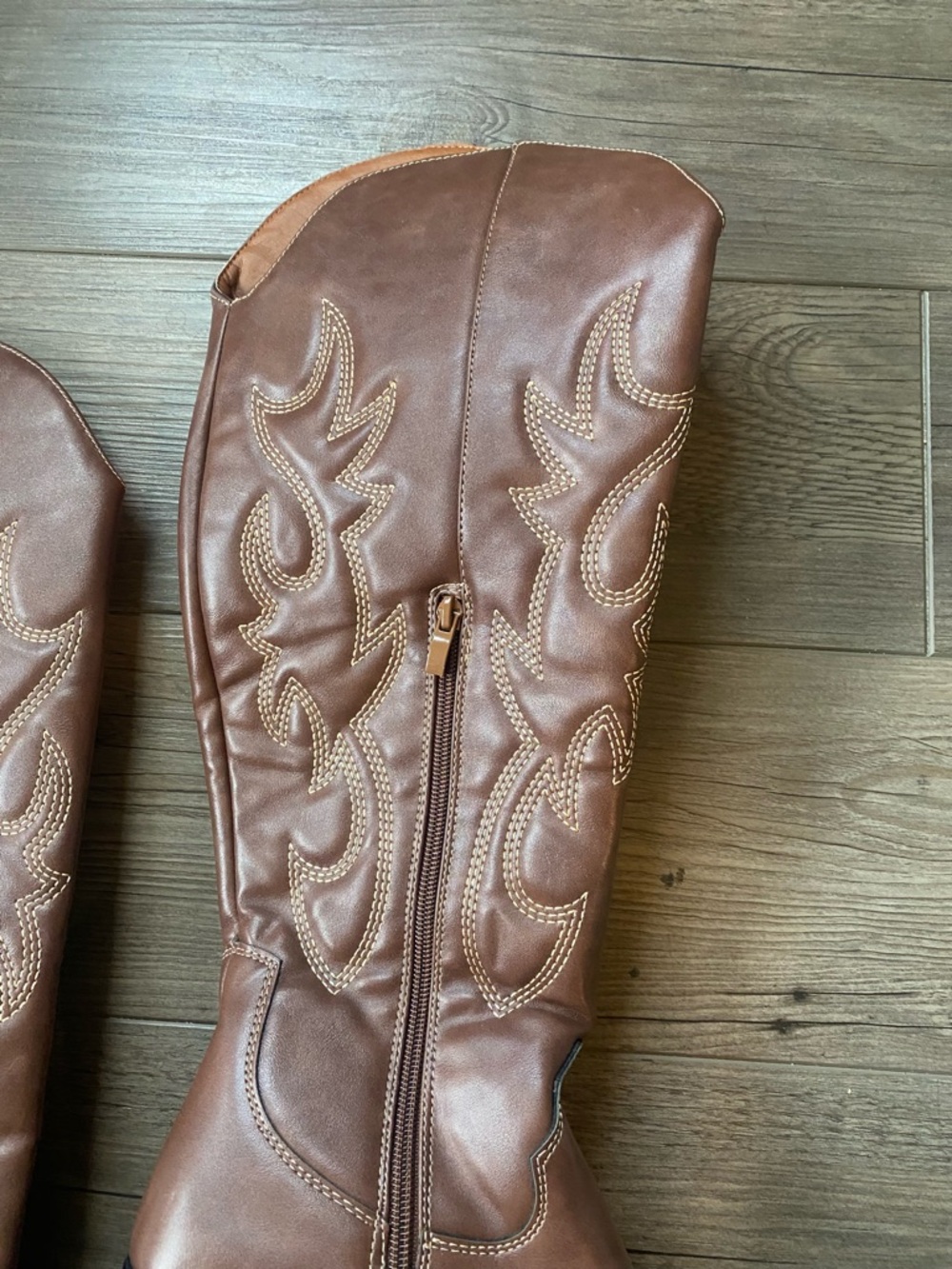 Women's Brown Western Knee-High Boots with Embroidered Shaft - Picture 2 of 4